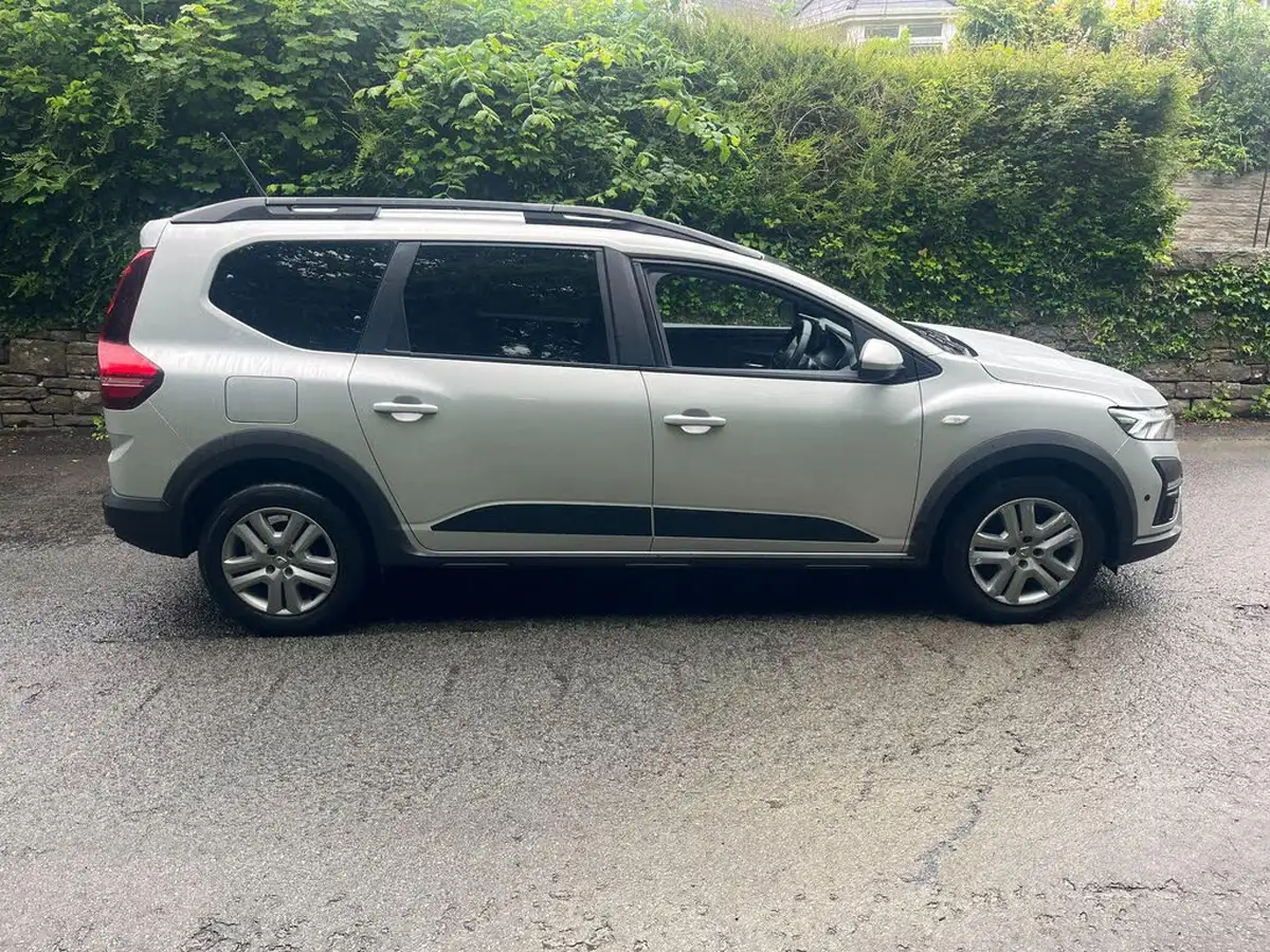 2022-dacia-jogger-10-tce-comfort-big-3