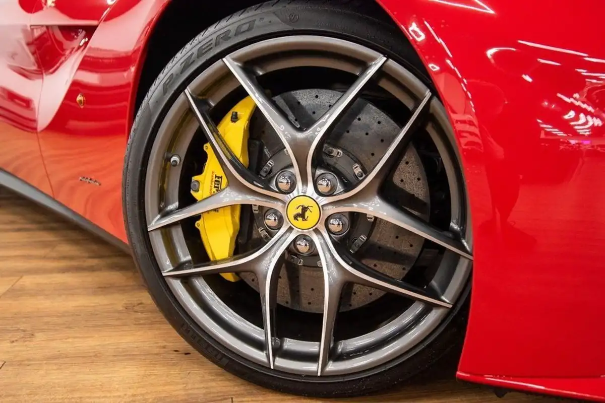 2016-ferrari-f12berlinetta-62-big-4