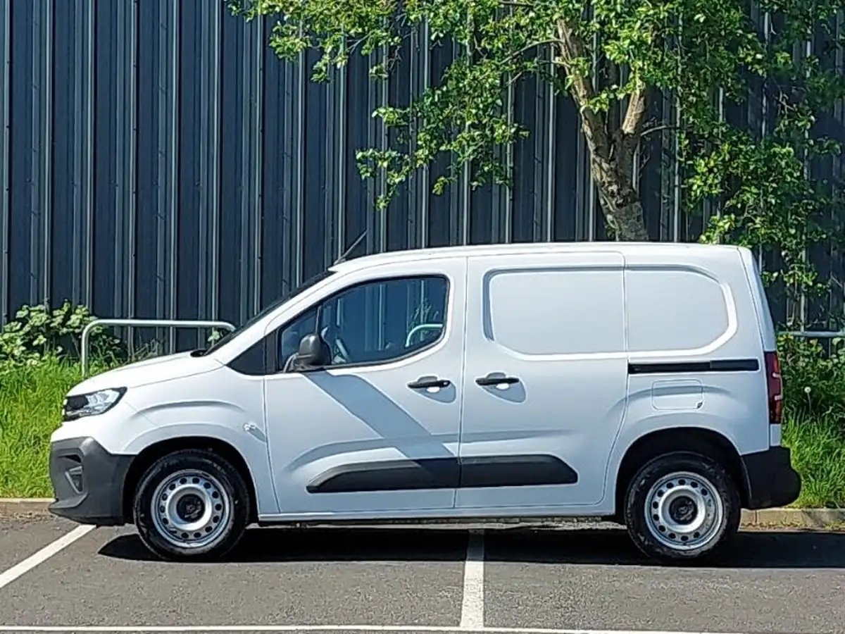 2024-peugeot-partner-15-bluehdi-professional-100pseu6d-big-3