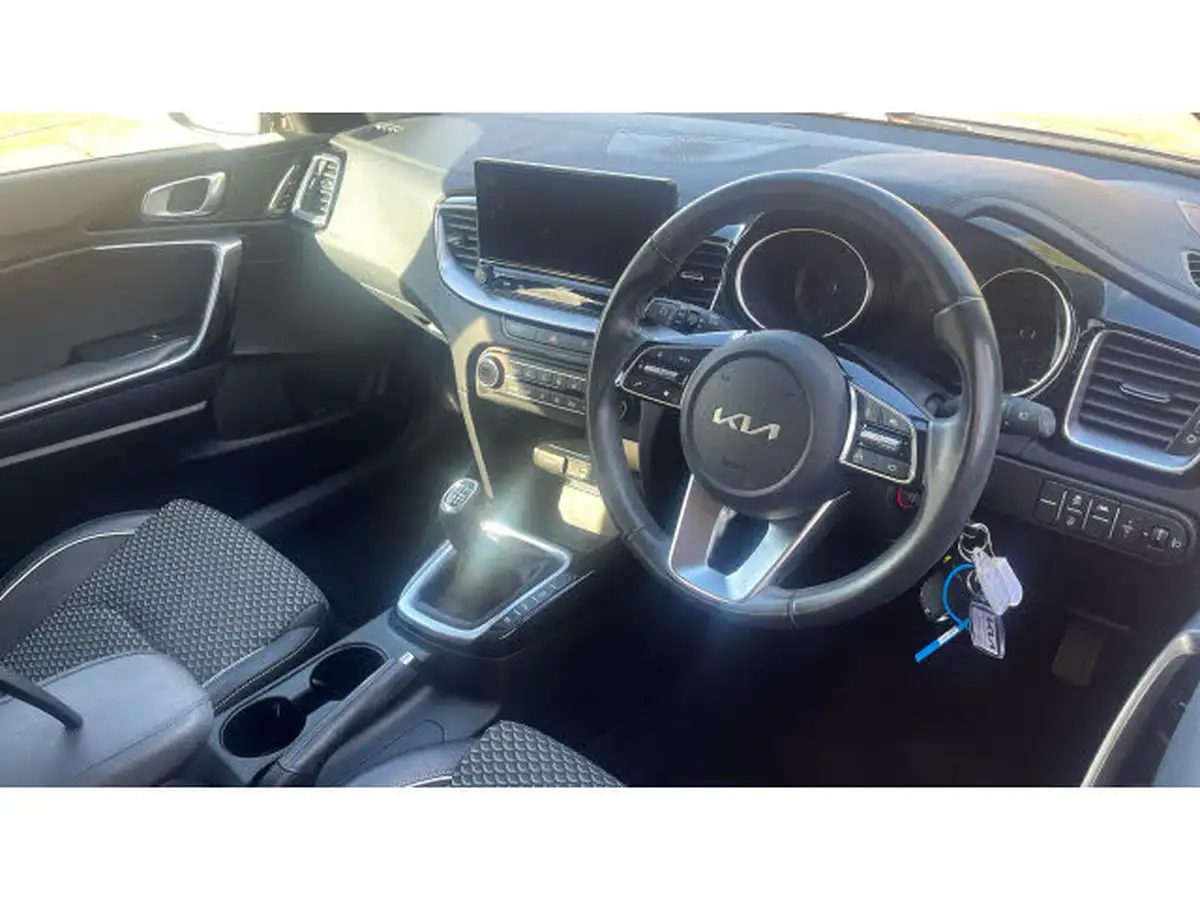 2022-kia-ceed-15-t-gdi-3-sportswagon-big-10