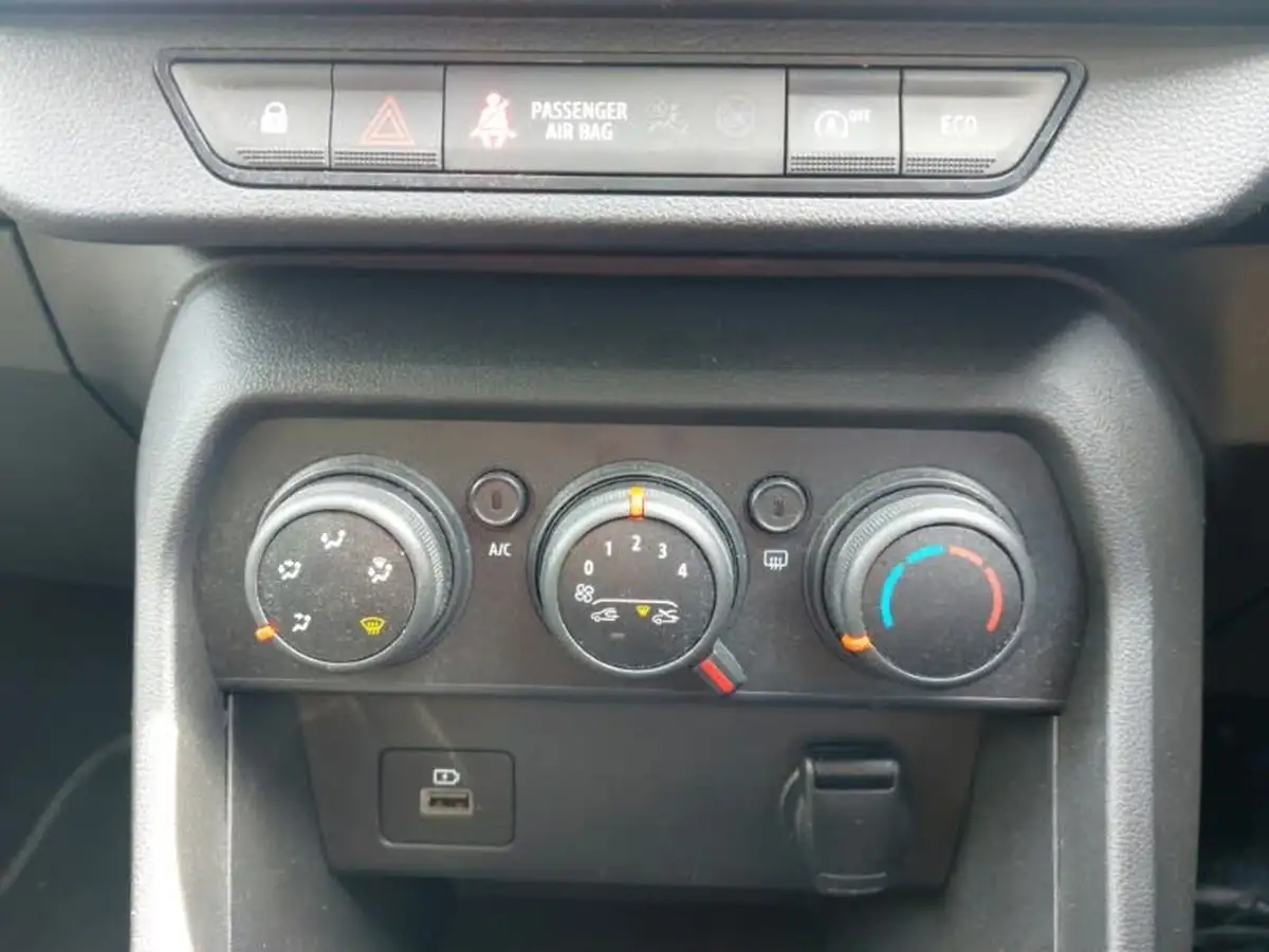 2022-dacia-sandero-stepway-10-tce-comfort-90bhp-auto-big-14