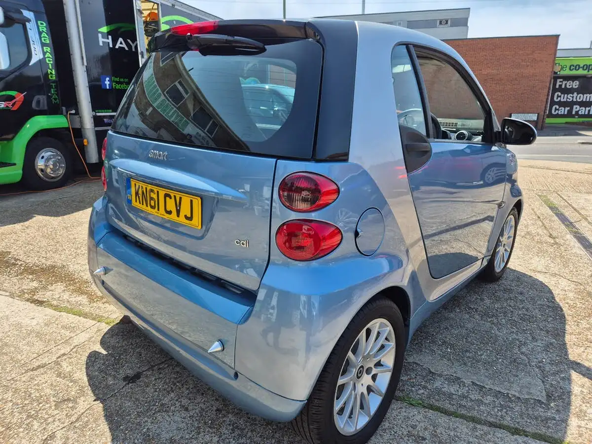 2011-smart-fortwo-08td-passion-coupe-softouch-big-5