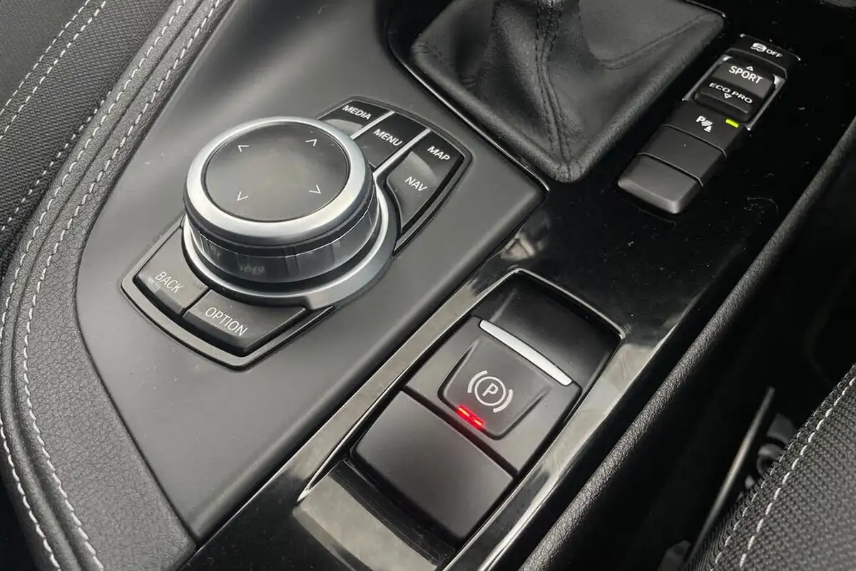 2021-bmw-x2-15-sdrive18i-sport-dct-big-47
