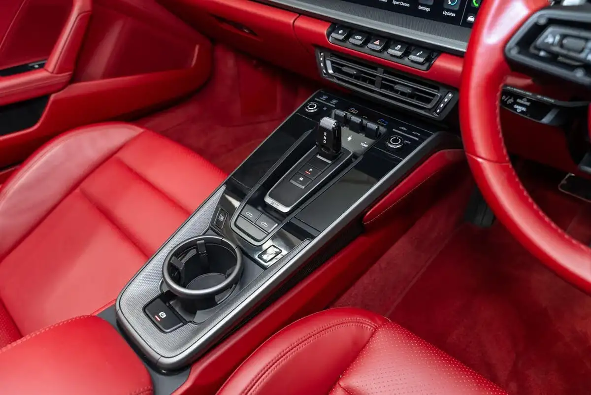 2023-porsche-911-30-targa-4-big-18