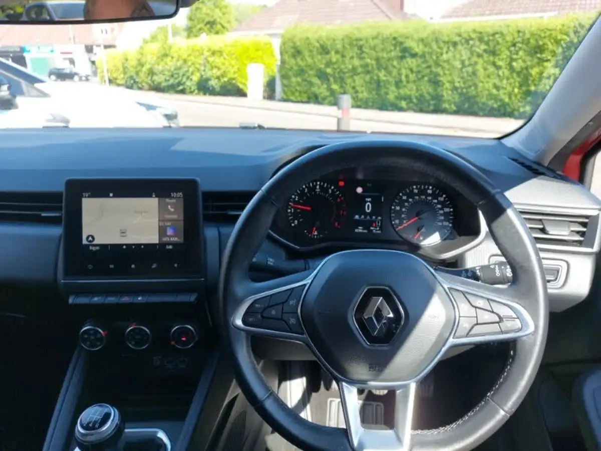 2020-renault-clio-10-sce-iconic-75bhp-big-6