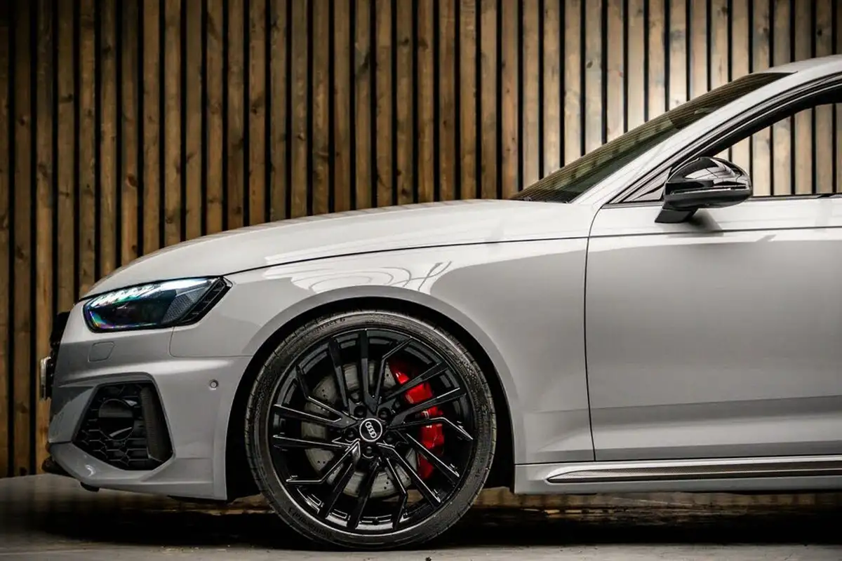 2023-audi-rs4-avant-29-tfsi-carbon-black-big-8