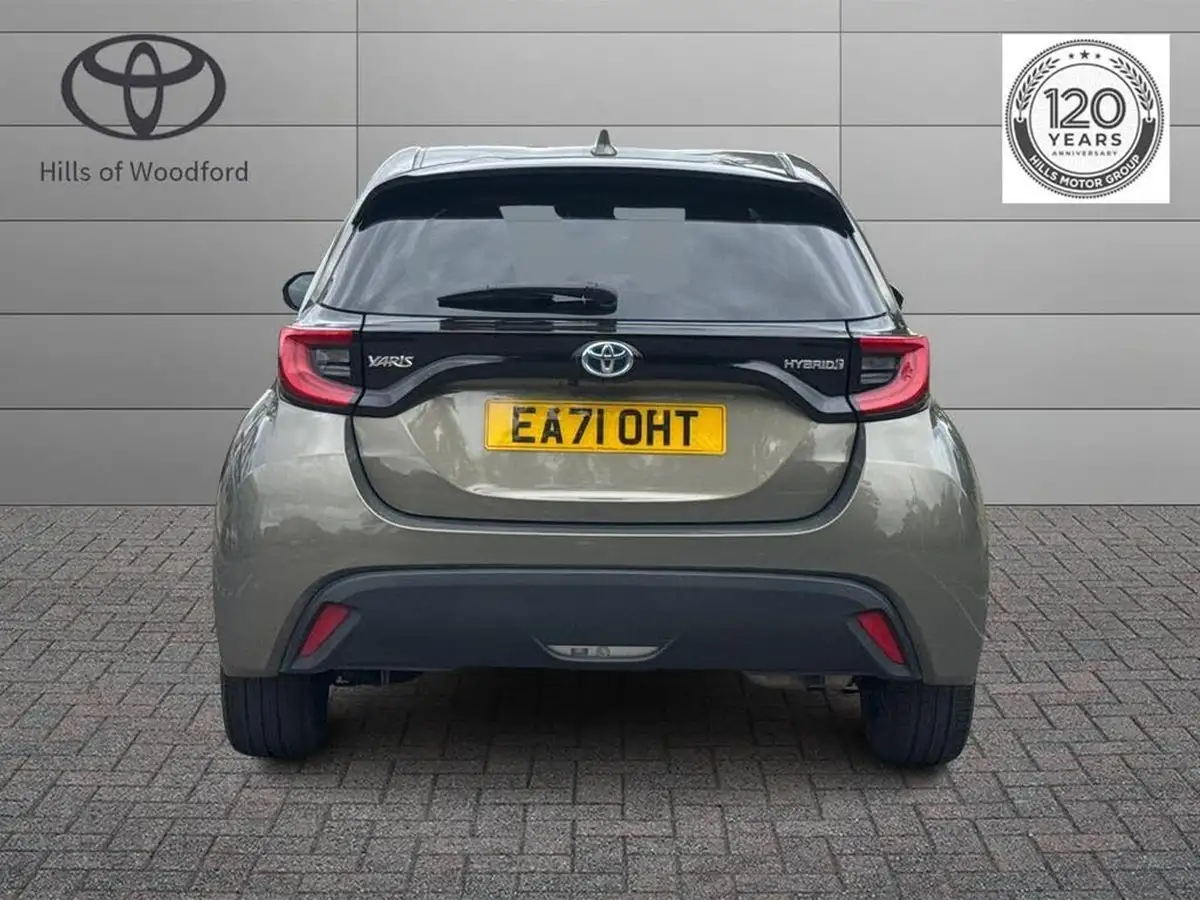 2021-toyota-yaris-15-vvt-i-design-big-3