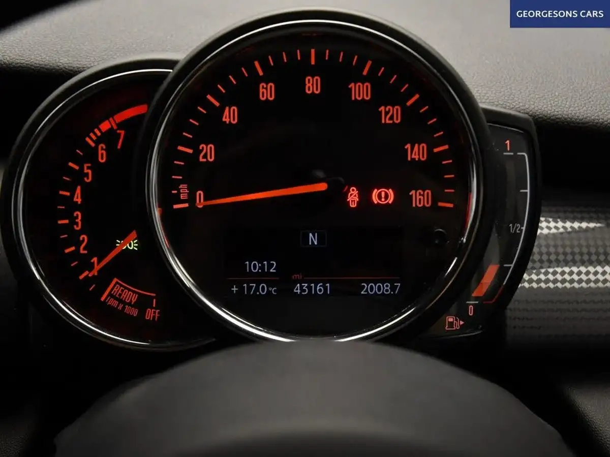 2020-mini-countryman-15-cooper-classic-big-24