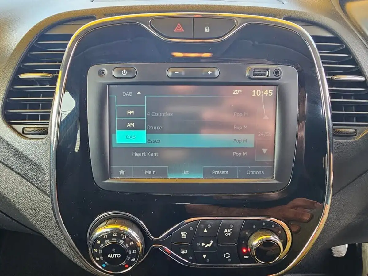 2017-renault-captur-09-dynamique-s-nav-big-16