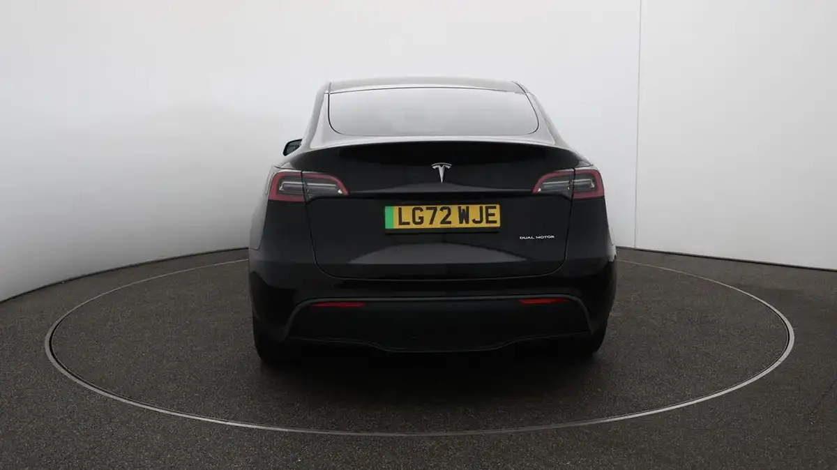 2022-tesla-model-y-e-long-range-big-58