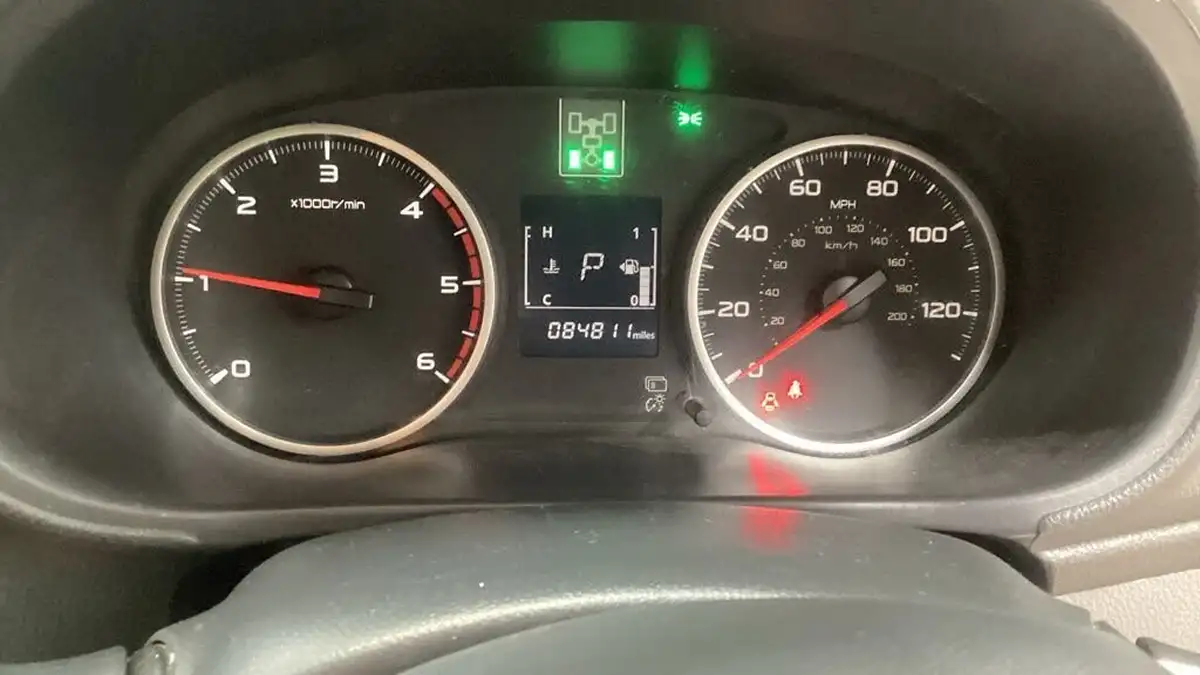 2015-mitsubishi-l200-24di-d-barbarian-auto-big-8