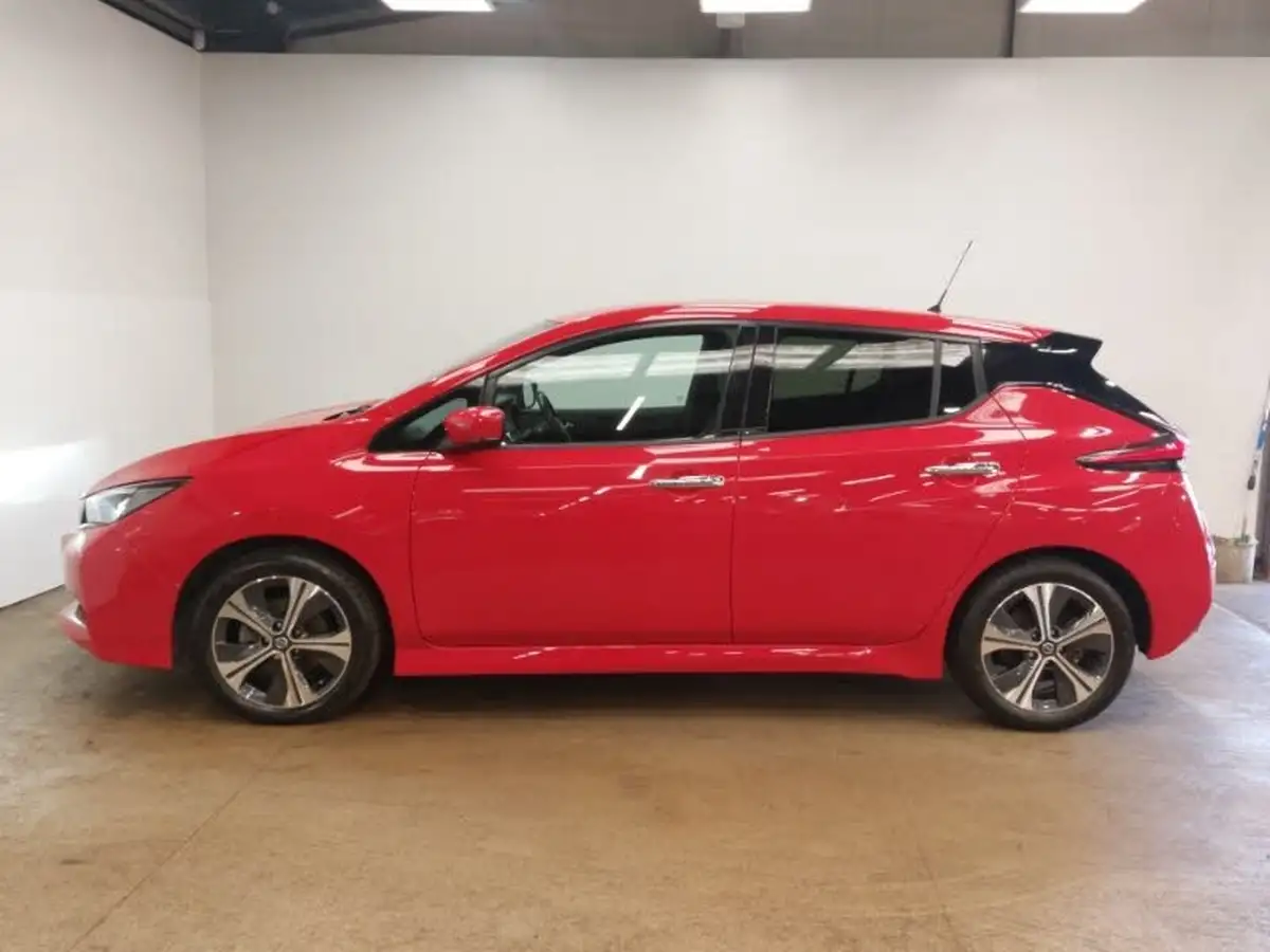 2020-nissan-leaf-e-tekna-big-3