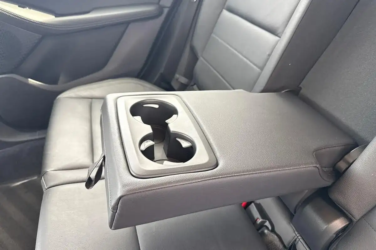 2022-bmw-2-series-15-220i-luxury-big-26