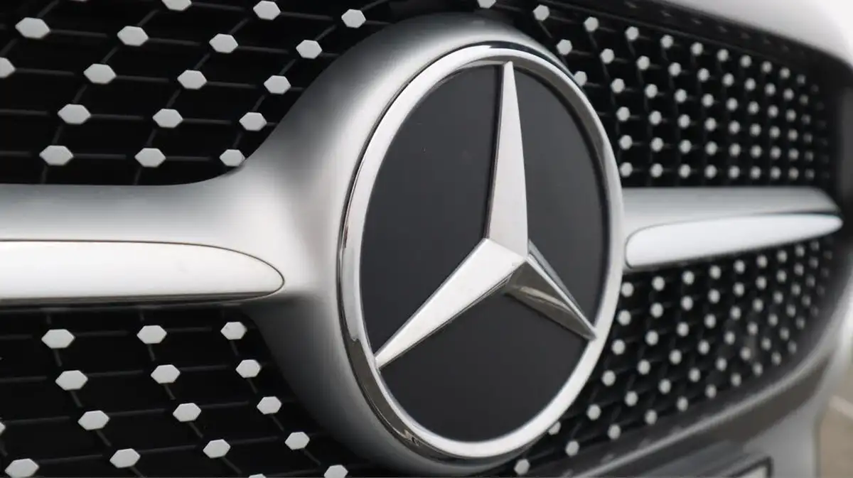 2021-mercedes-benz-a-class-20d-a220d-amg-line-executive-saloon-4d-big-22