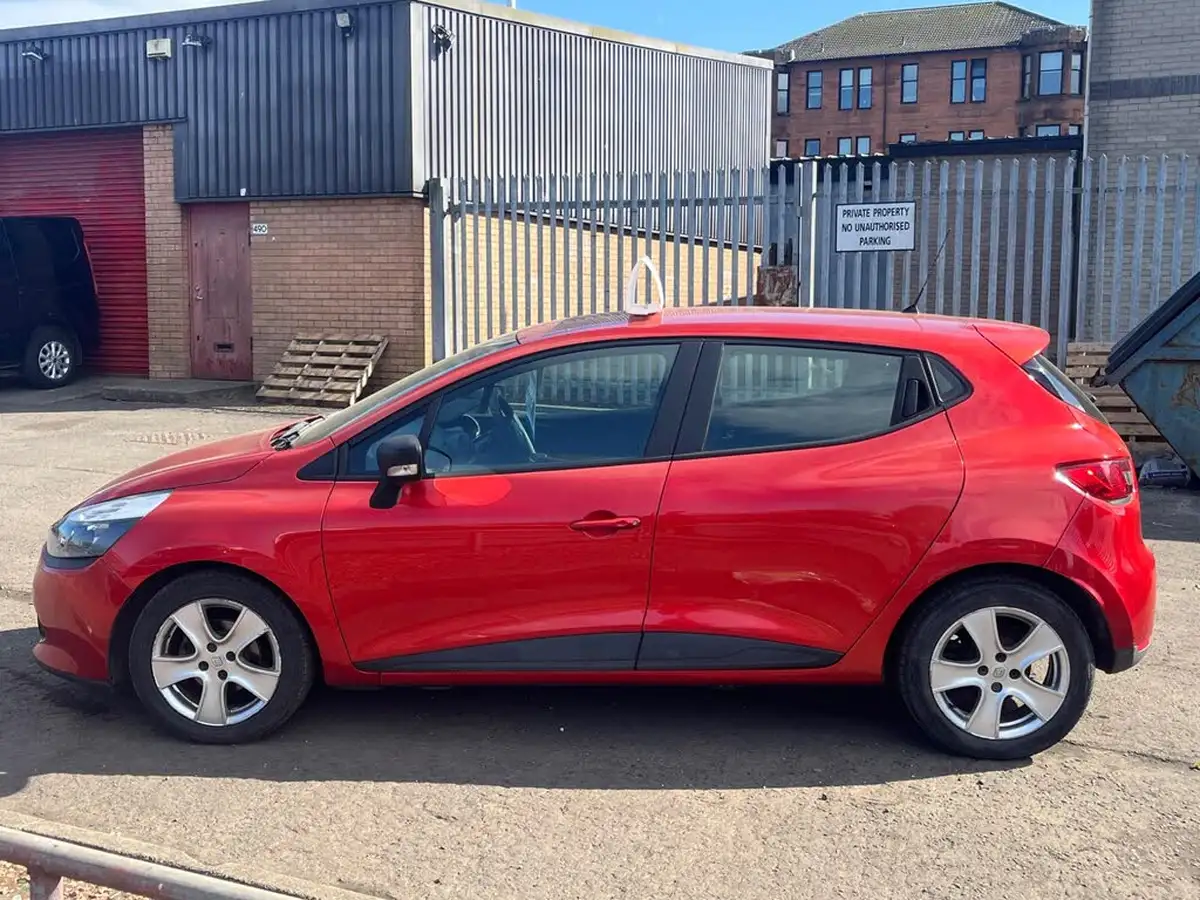 2014-renault-clio-12-expression-big-7