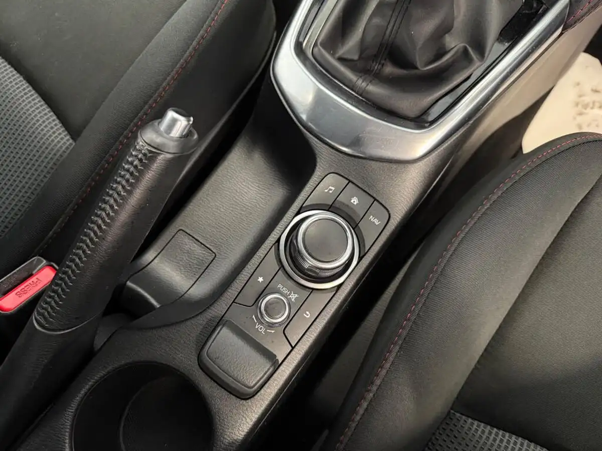 2016-mazda-mazda2-15-sport-nav-90ps-big-29