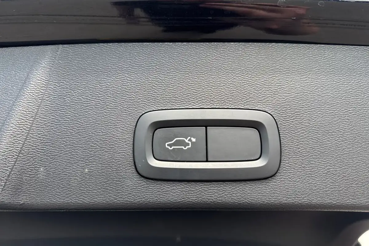 2021-volvo-xc40-15-t3-inscription-161bhp-auto-big-37