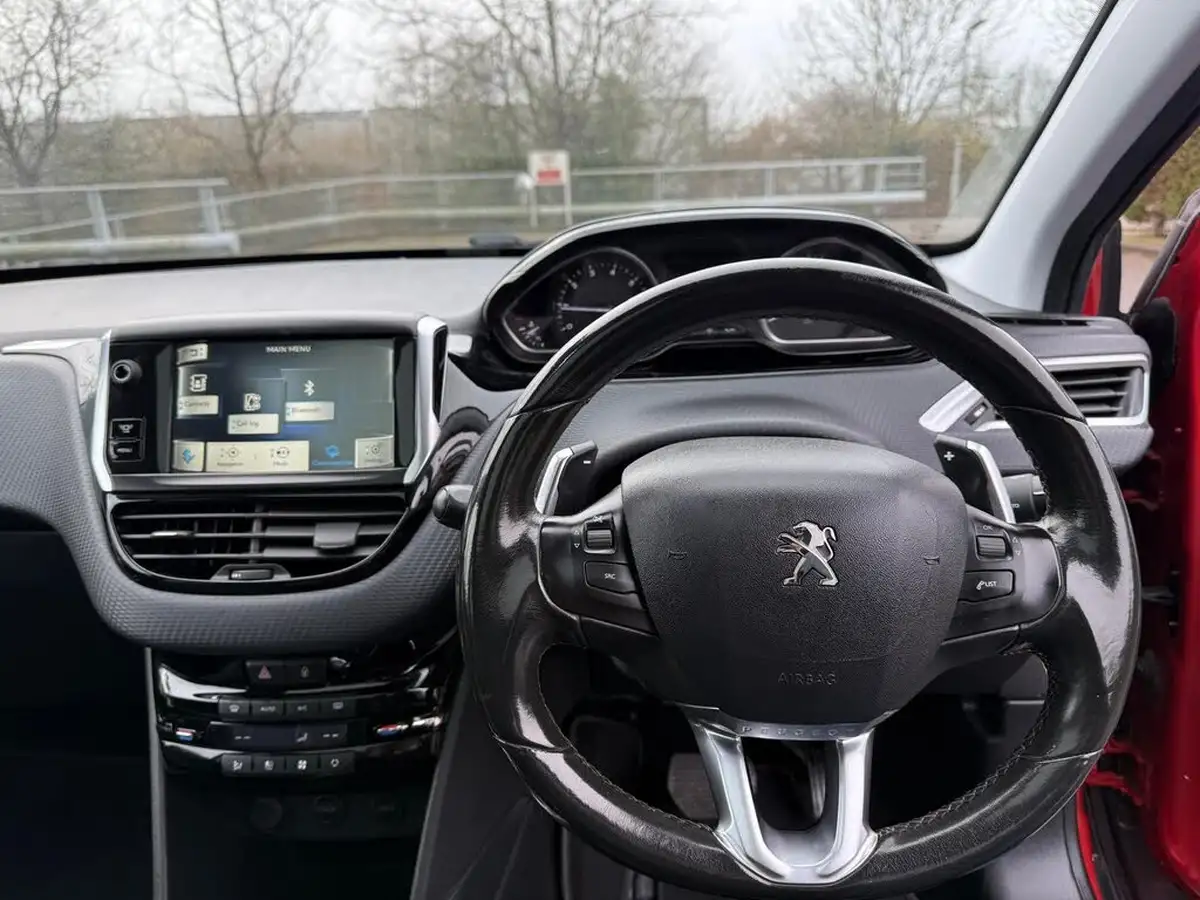 2014-peugeot-2008-crossover-12-e-vti-allure-big-15