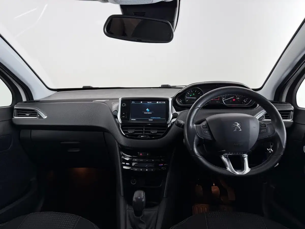 2019-peugeot-208-12-puretech-tech-edition-82bhp-big-18