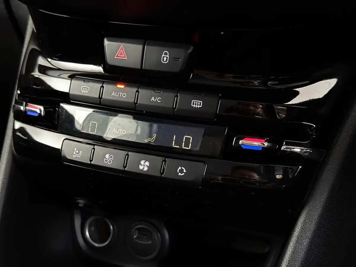 2019-peugeot-208-12-puretech-tech-edition-82bhp-big-42