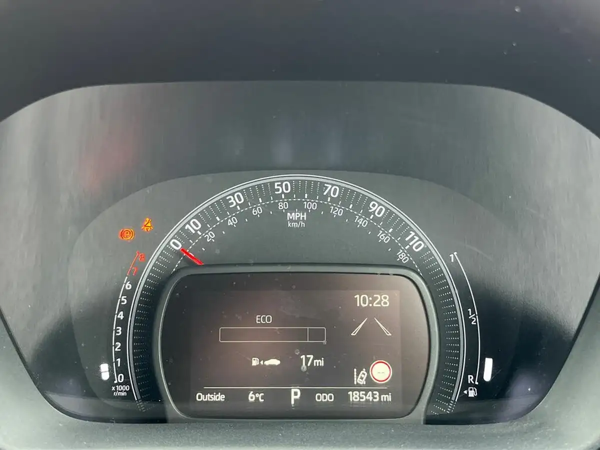 2022-toyota-aygo-x-10-vvt-i-edge-cvt-big-25