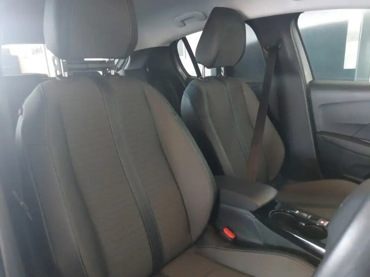 2021-peugeot-208-12-puretech-allure-premium-100bhp-big-10