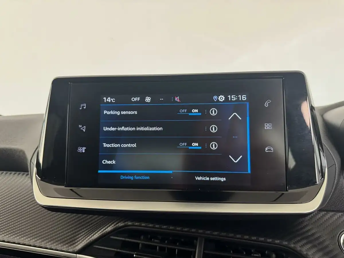 2023-peugeot-208-12-puretech-active-premium-100ps-eat8-big-30