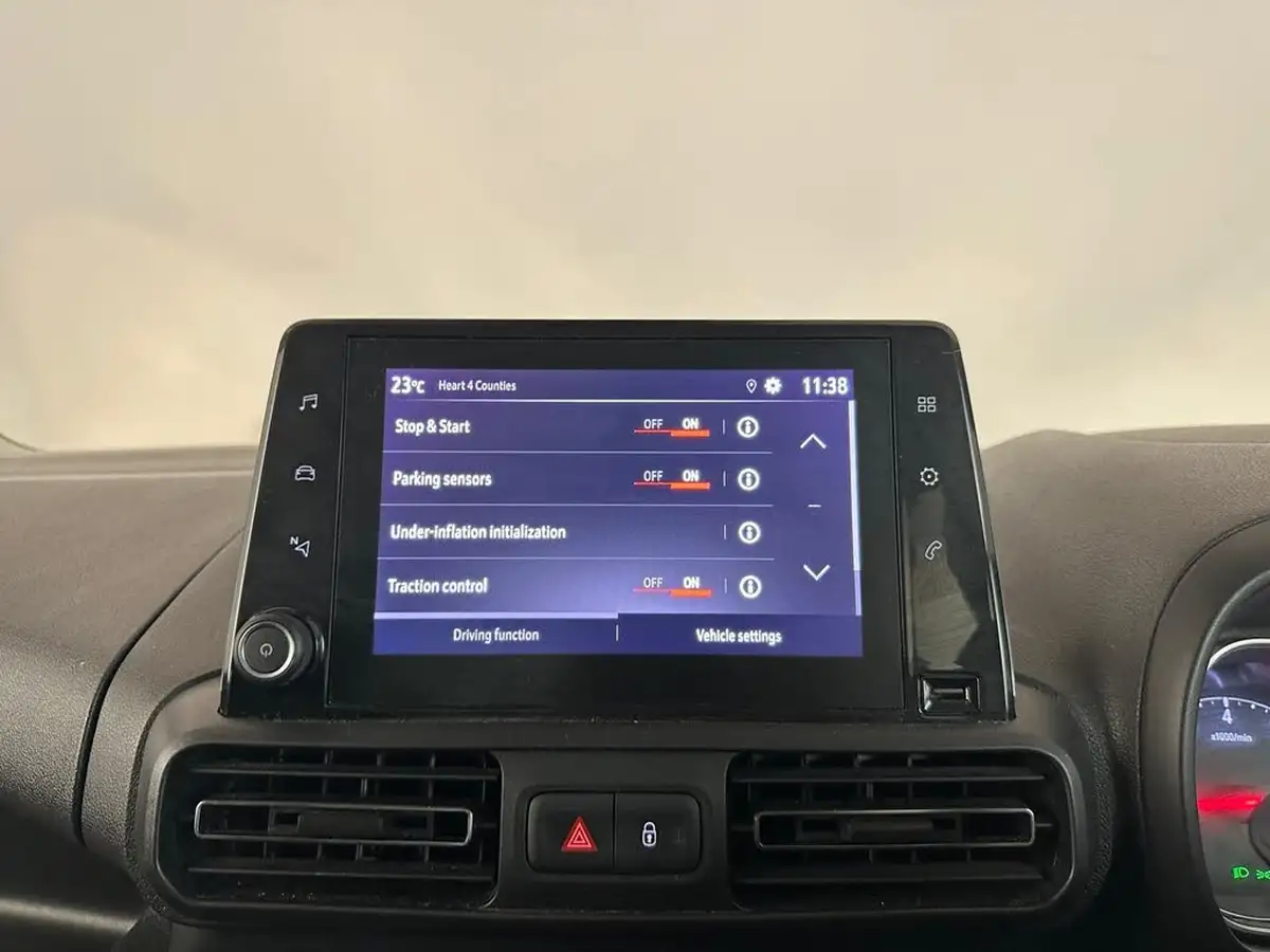 2022-vauxhall-combo-life-15-se-100ps-big-36