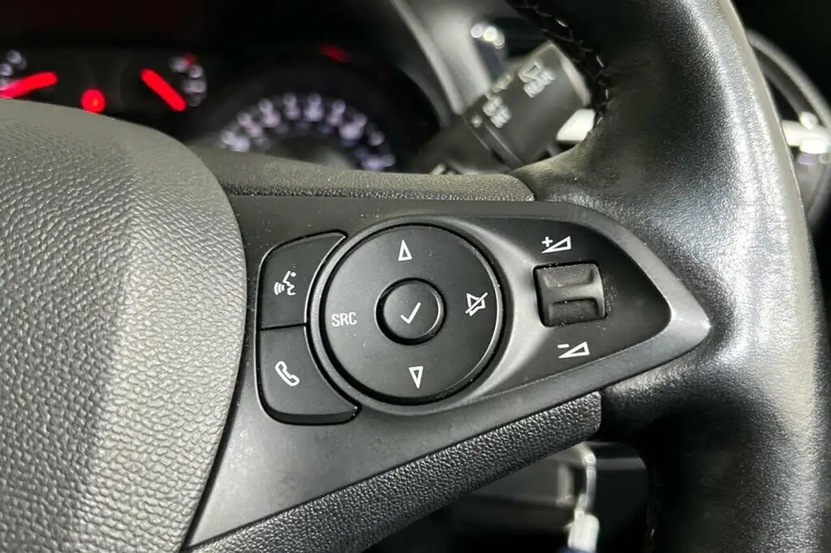 2021-vauxhall-corsa-12-turbo-griffin-edition-big-25