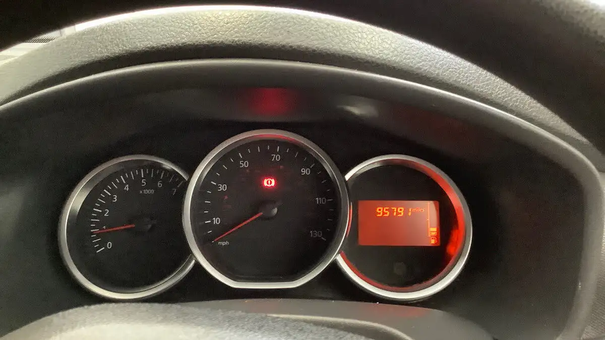 2018-dacia-sandero-10-sce-essential-big-9