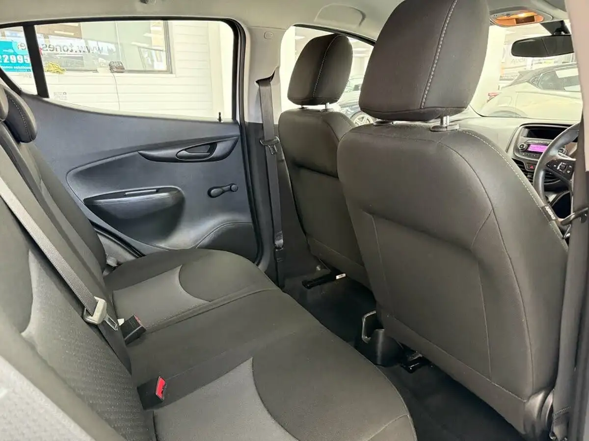 2018-vauxhall-viva-big-4