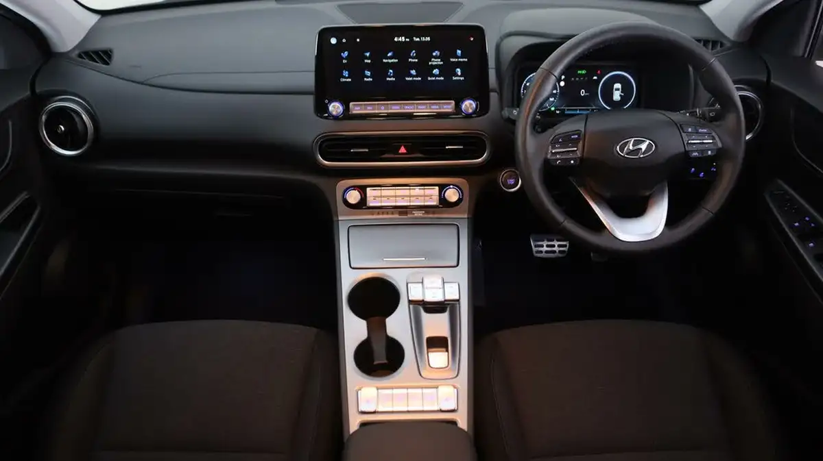2022-hyundai-kona-e-premium-204ps-64kwh-7kw-obc-big-12
