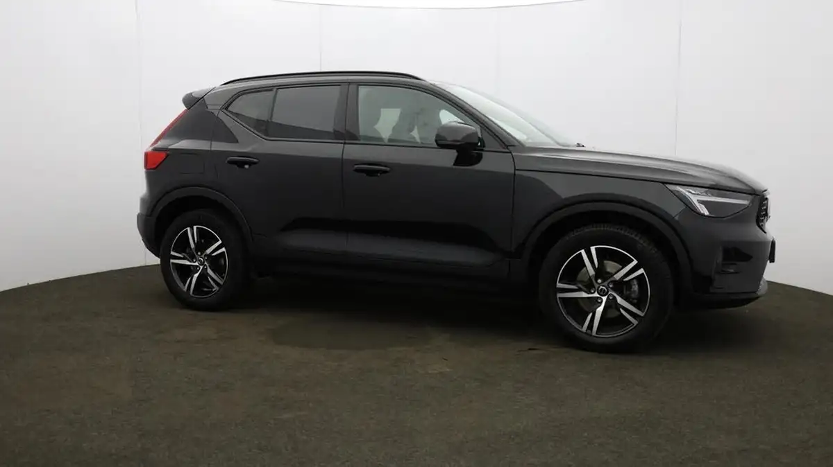 2023-volvo-xc40-20-b3-plus-big-46
