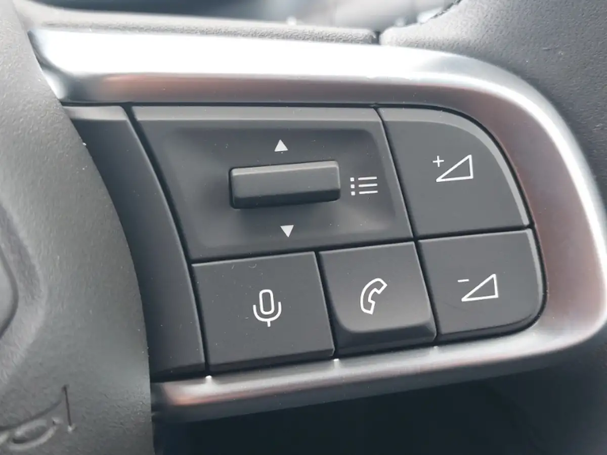 2025-jeep-avenger-12-gse-summit-big-13