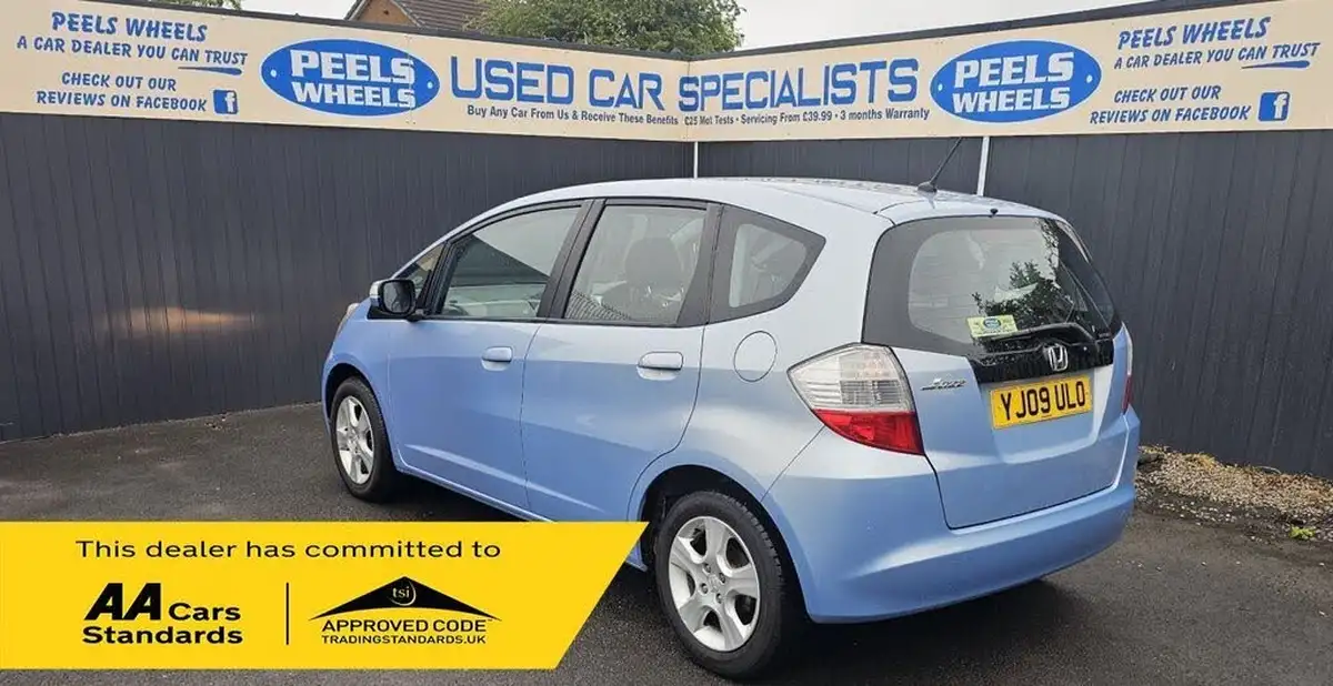 2009-honda-jazz-14-es-big-5