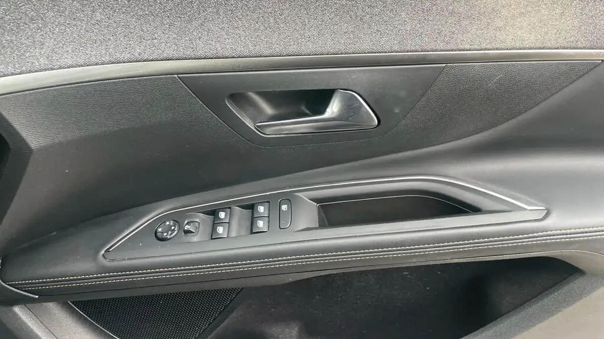 2018-peugeot-5008-suv-12-puretech-gt-line-premium-big-21