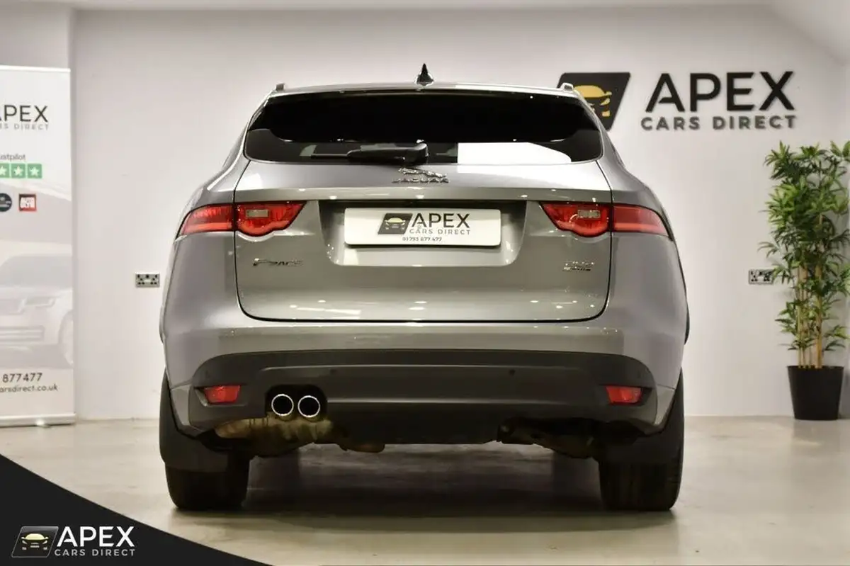 2020-jaguar-f-pace-20-i4d-chequered-flag-180ps-big-2