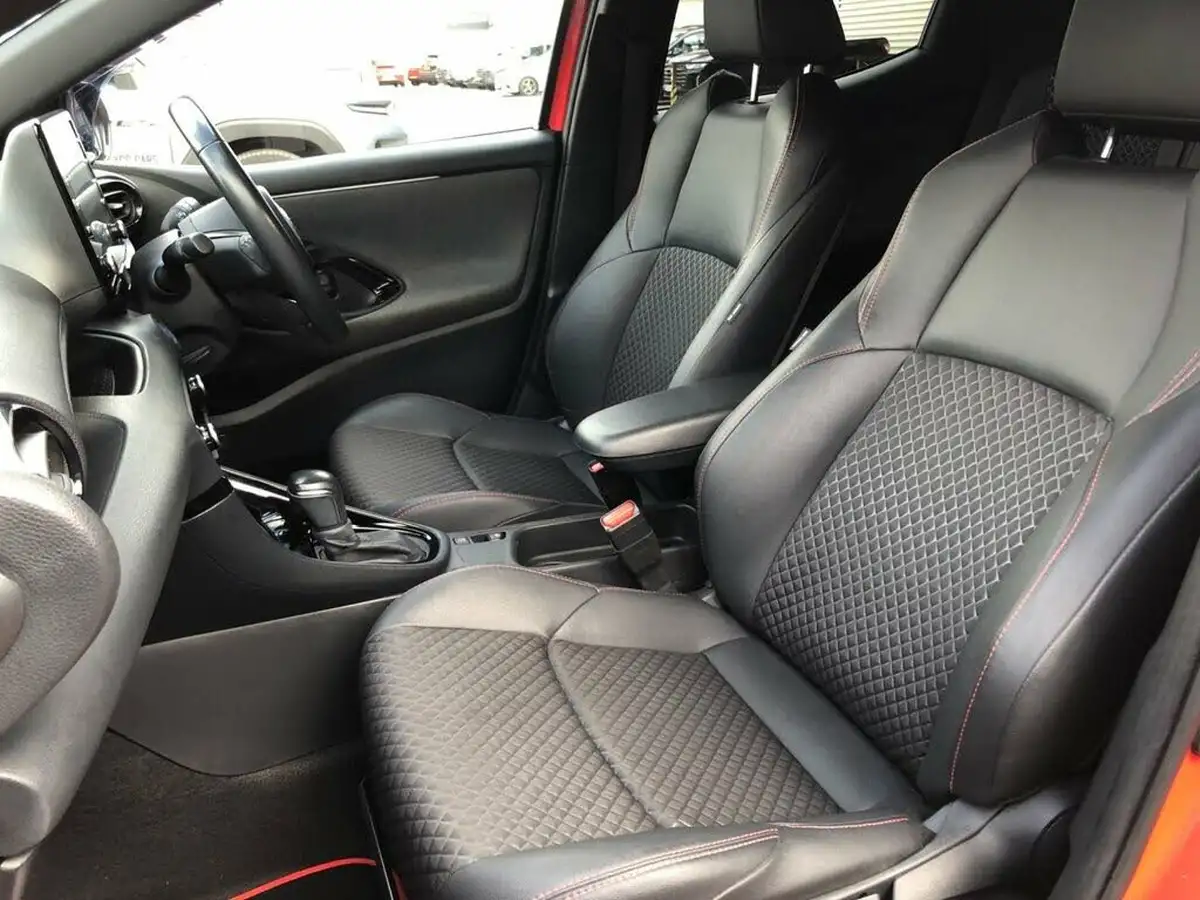 2021-toyota-yaris-15-vvt-i-launch-edition-big-31