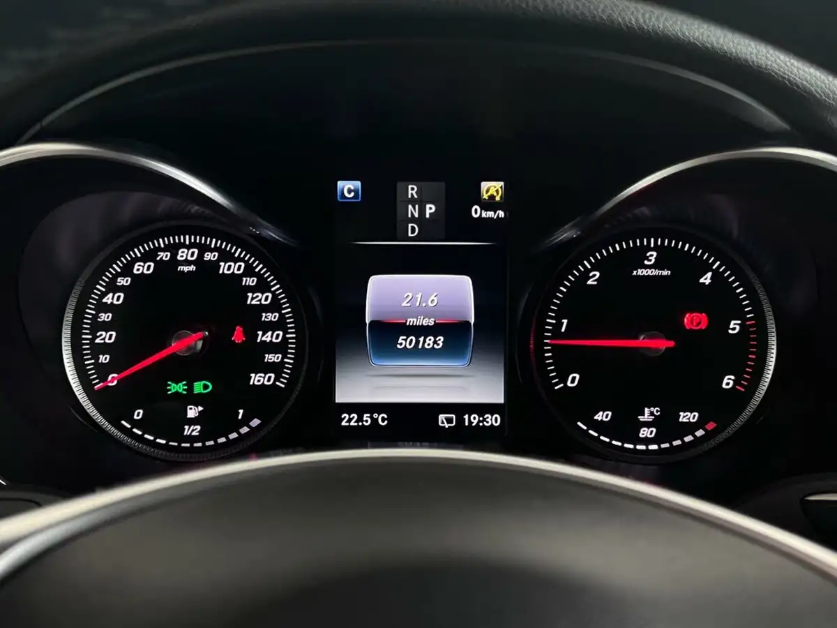 2019-mercedes-benz-glc-class-21d-glc250d-amg-line-premiumss-station-wagon-5d-big-24