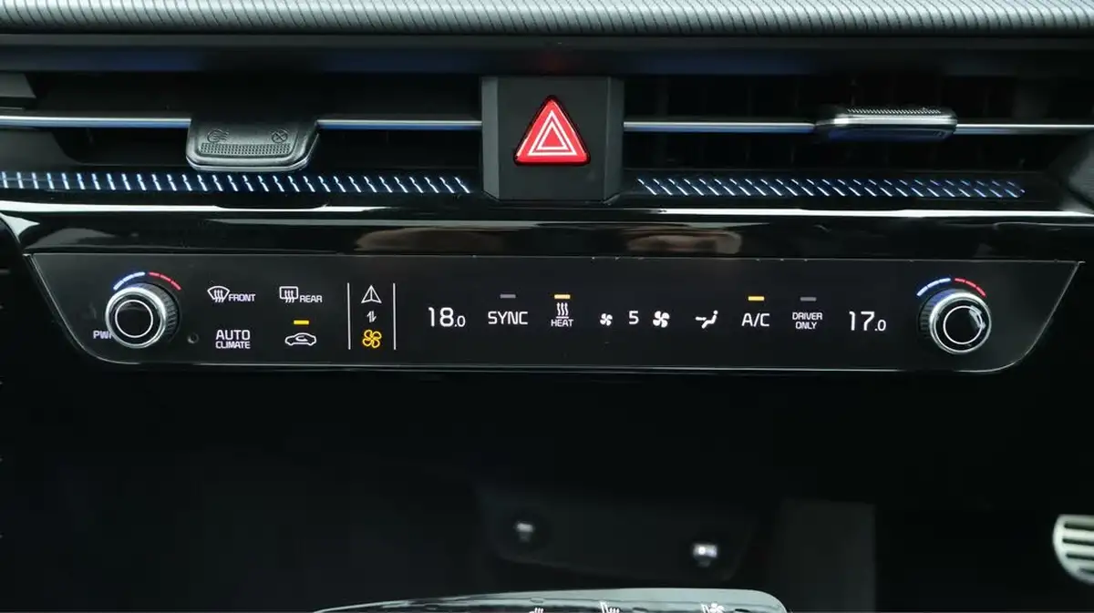 2022-kia-ev6-e-gt-line-s-320bhp-awd-big-12