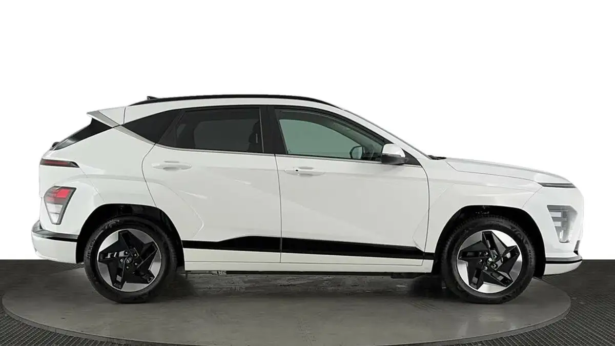 2024-hyundai-kona-e-advance-156ps-48kwh-big-2