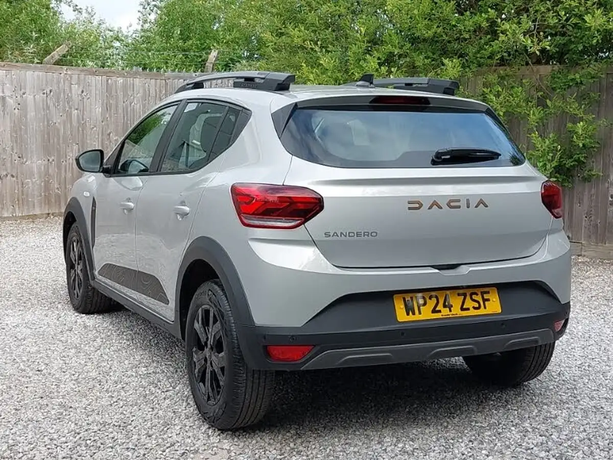2024-dacia-sandero-stepway-10-tce-extreme-90bhp-big-1