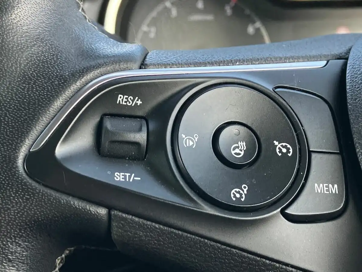 2022-vauxhall-crossland-12-elite-edition-130ps-big-18