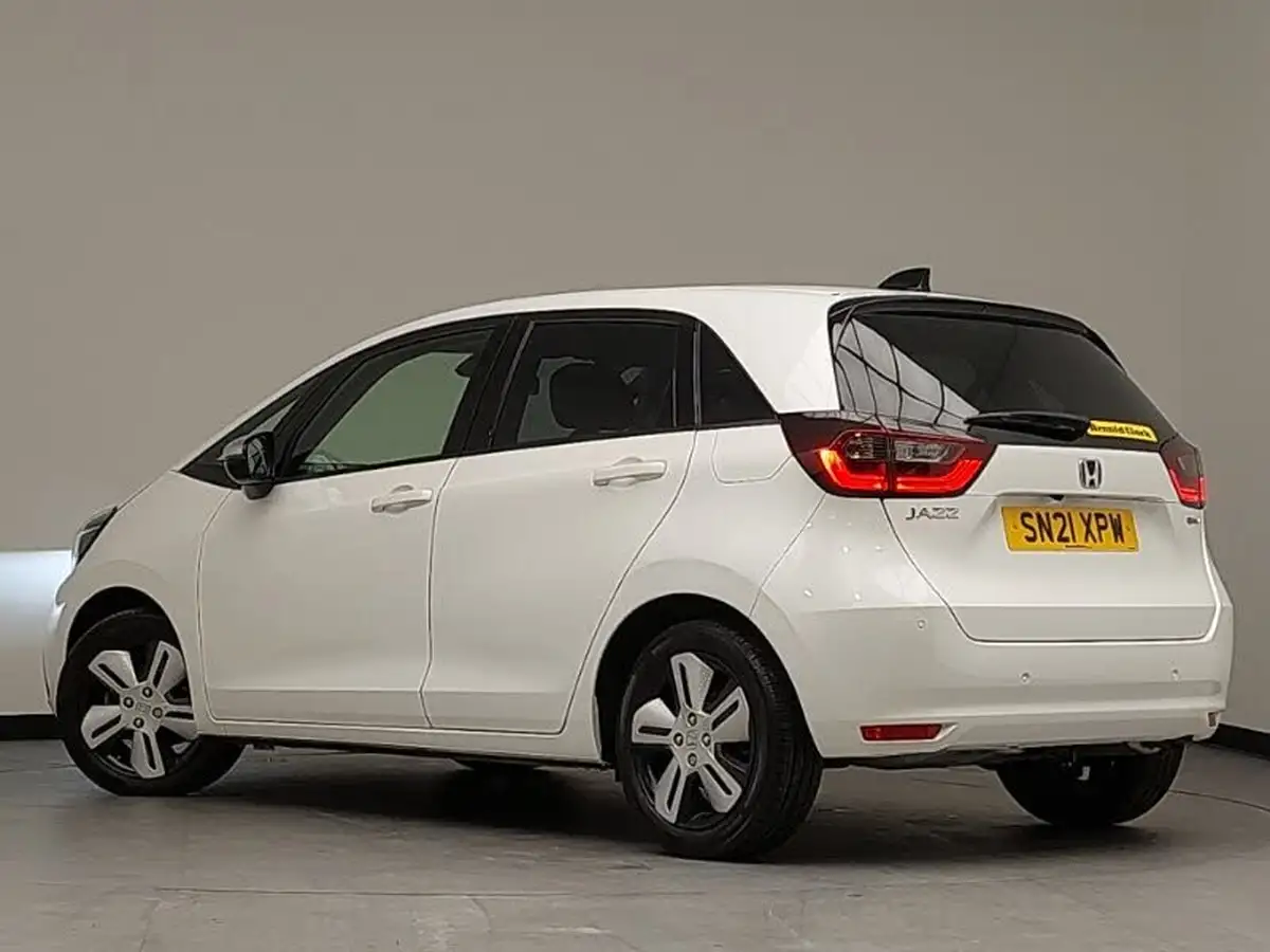 2021-honda-jazz-15-i-mmd-ex-107ps-big-1