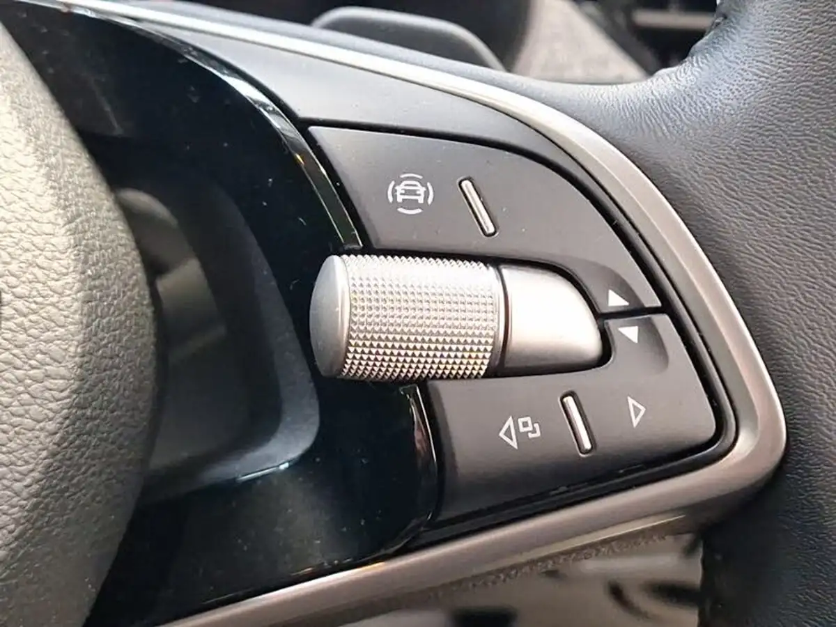 2024-skoda-kamiq-10-tsi-se-116ps-dsg-big-17