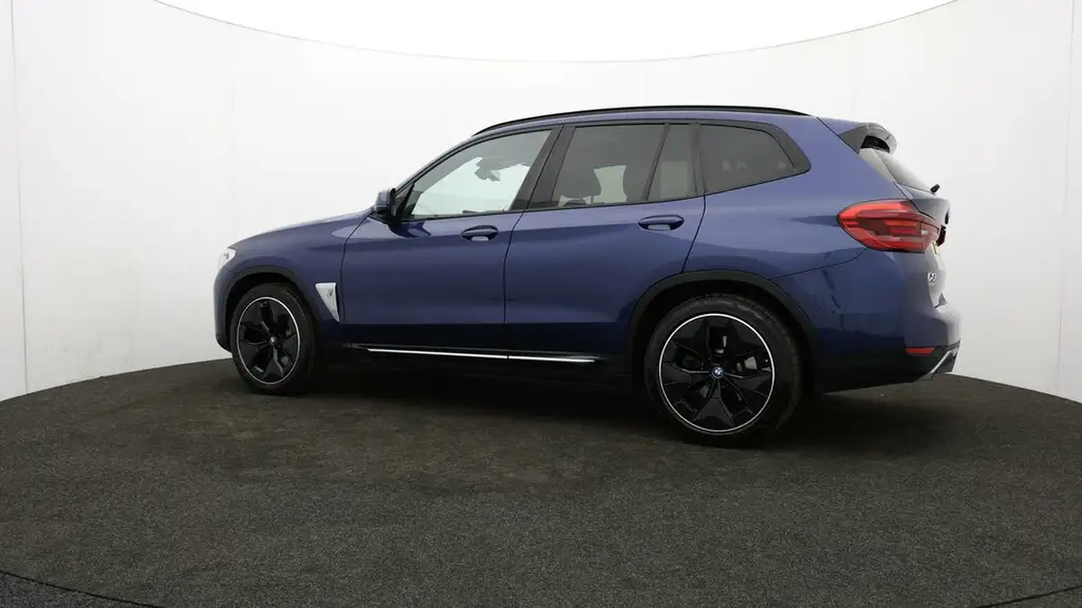 2022-bmw-ix3-e-premier-edition-big-76