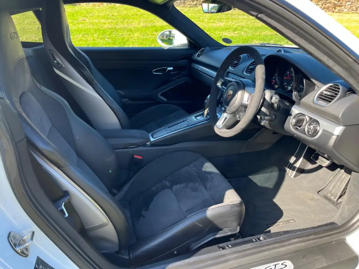 2018-porsche-cayman-718-25-cayman-gts-ss-pdk-big-21