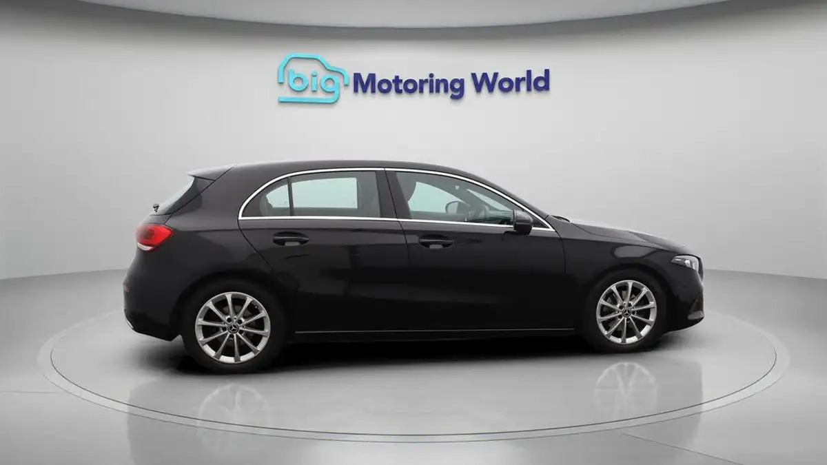 2019-mercedes-benz-a-class-15d-a180d-sport-executive-hatchback-5d-7g-dct-big-8