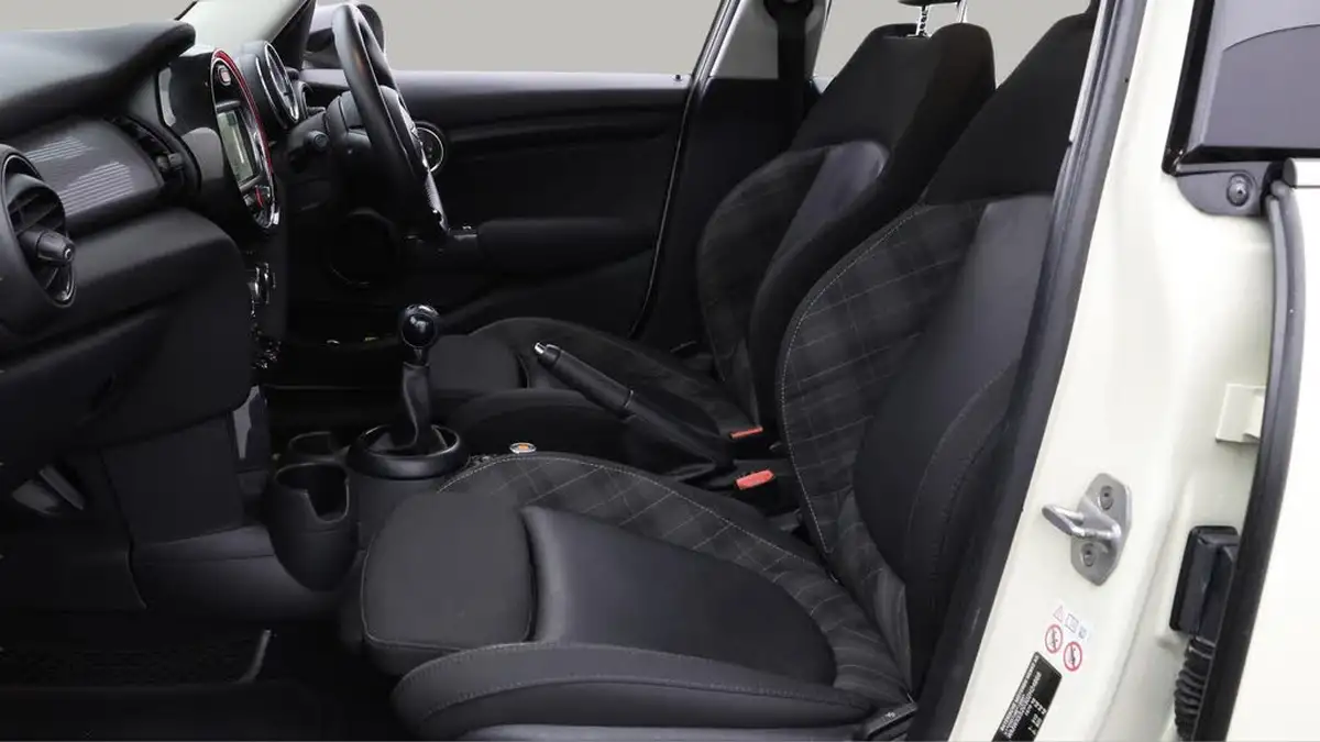 2017-mini-cooper-15-cooper-ss-hatchback-5d-big-14