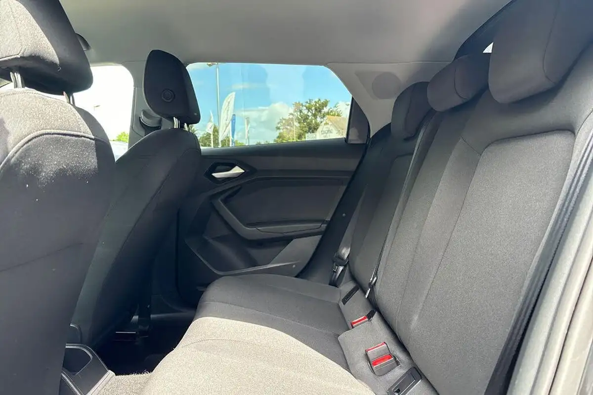 2022-audi-a1-10-25-tfsi-technik-big-28